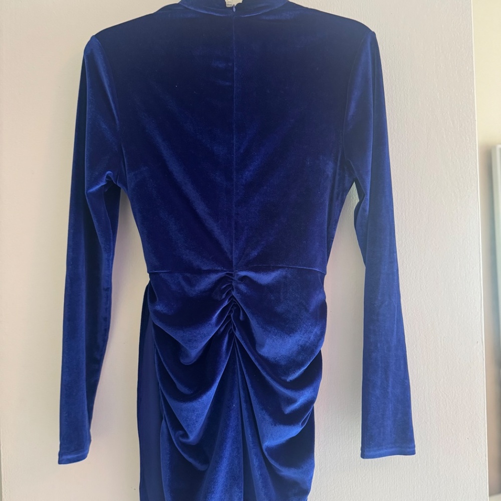 Dress - Picture 3 of 4